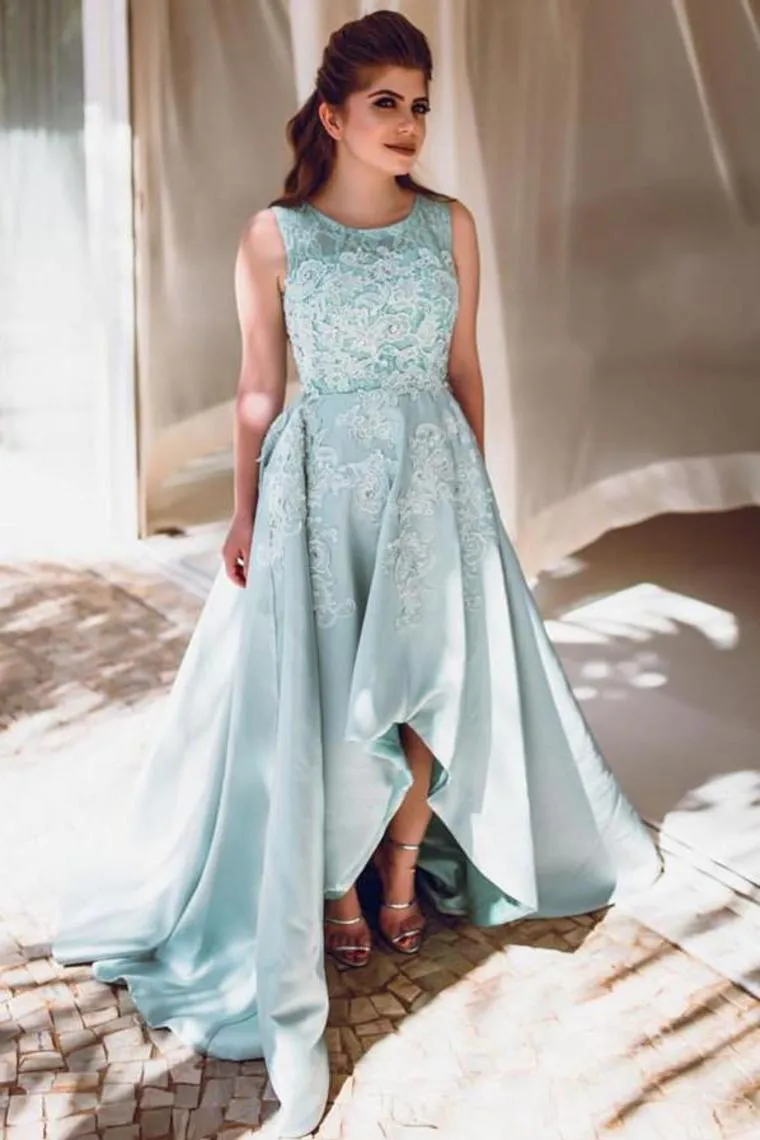 A Line High-Low Prom Dresses Scoop Satin With Appliques Sweep Train