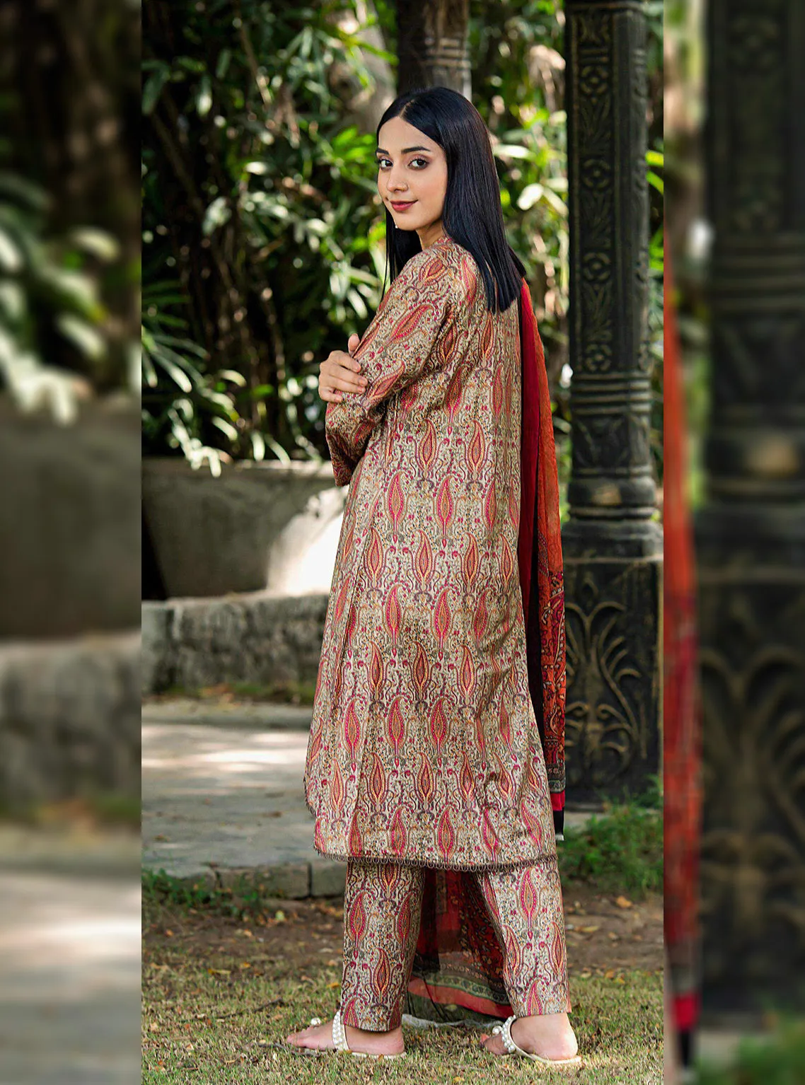 Aangan By Qalamkar Embroidered Linen Unstitched 3 Piece Suit - 11