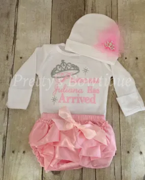 Baby Girl Coming Home Outfit -- The Princess Has Arrived Embroidery Design Bodysuit, bloomer & Hat Set