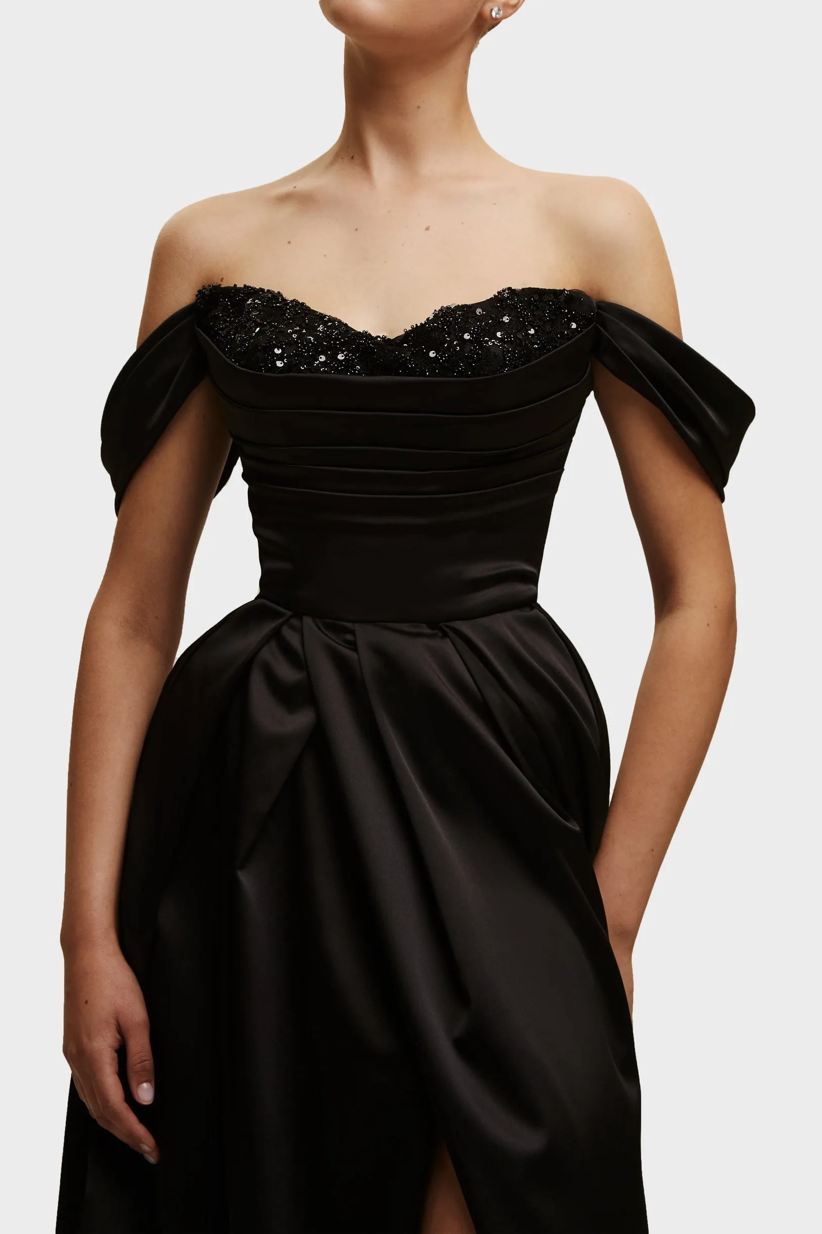 Black Princess heart-shaped neckline gown