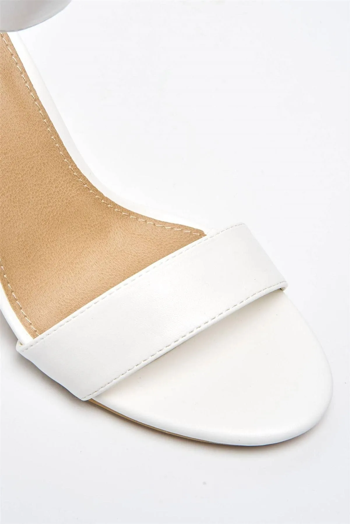 Como Anklestrap Block Heel Sandal in White