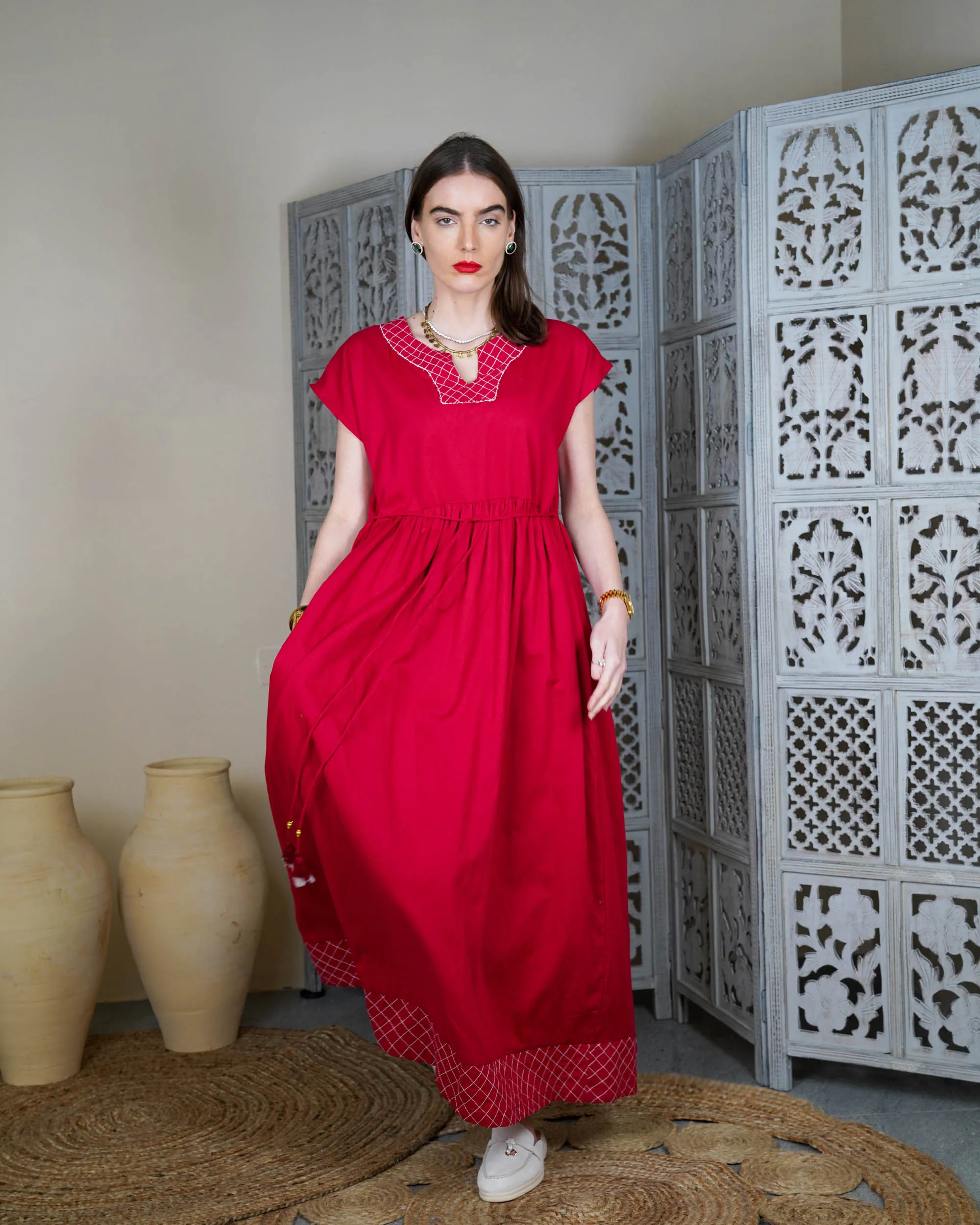 Embroidered neck and bottom design and waist gathered with tie and sleeveless cotton kaftan 2592 - قفطان