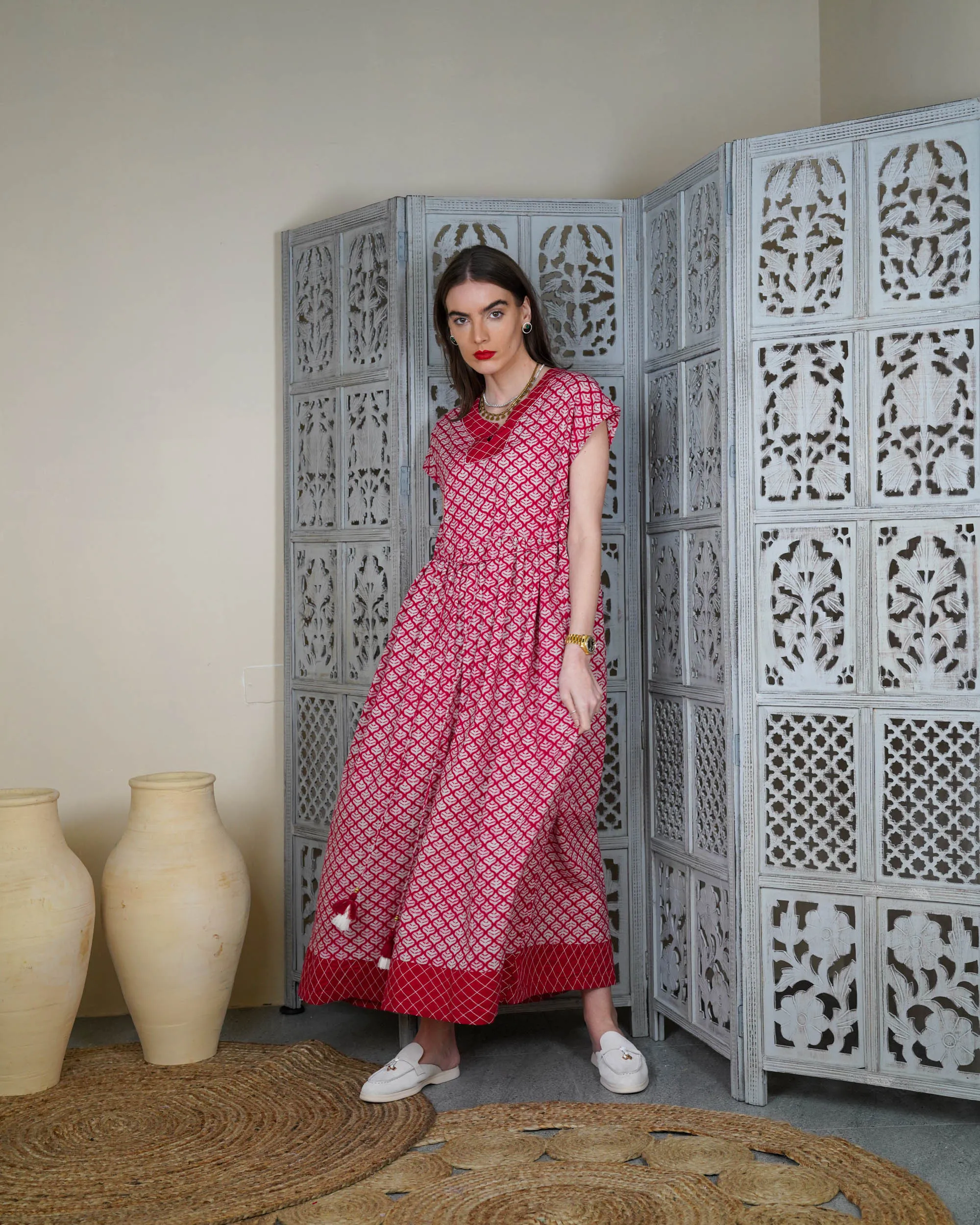 Embroidered neck and bottom design and waist gathered with tie and sleeveless cotton kaftan 2592 - قفطان