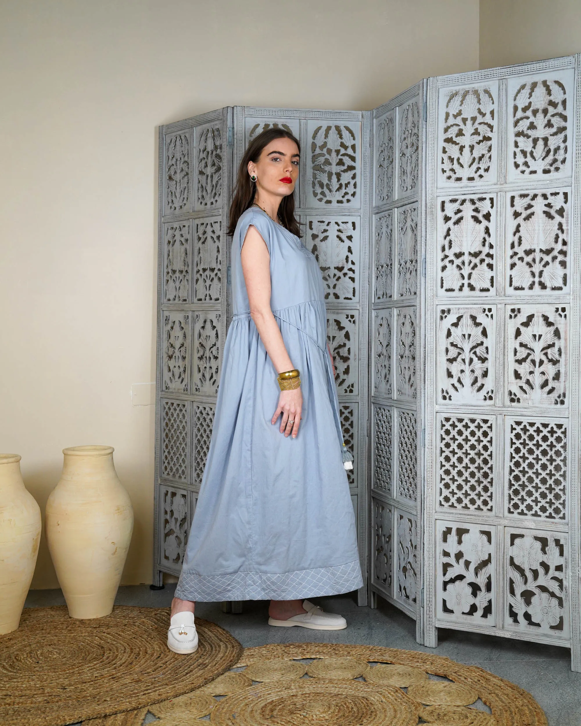 Embroidered neck and bottom design and waist gathered with tie and sleeveless cotton kaftan 2592 - قفطان