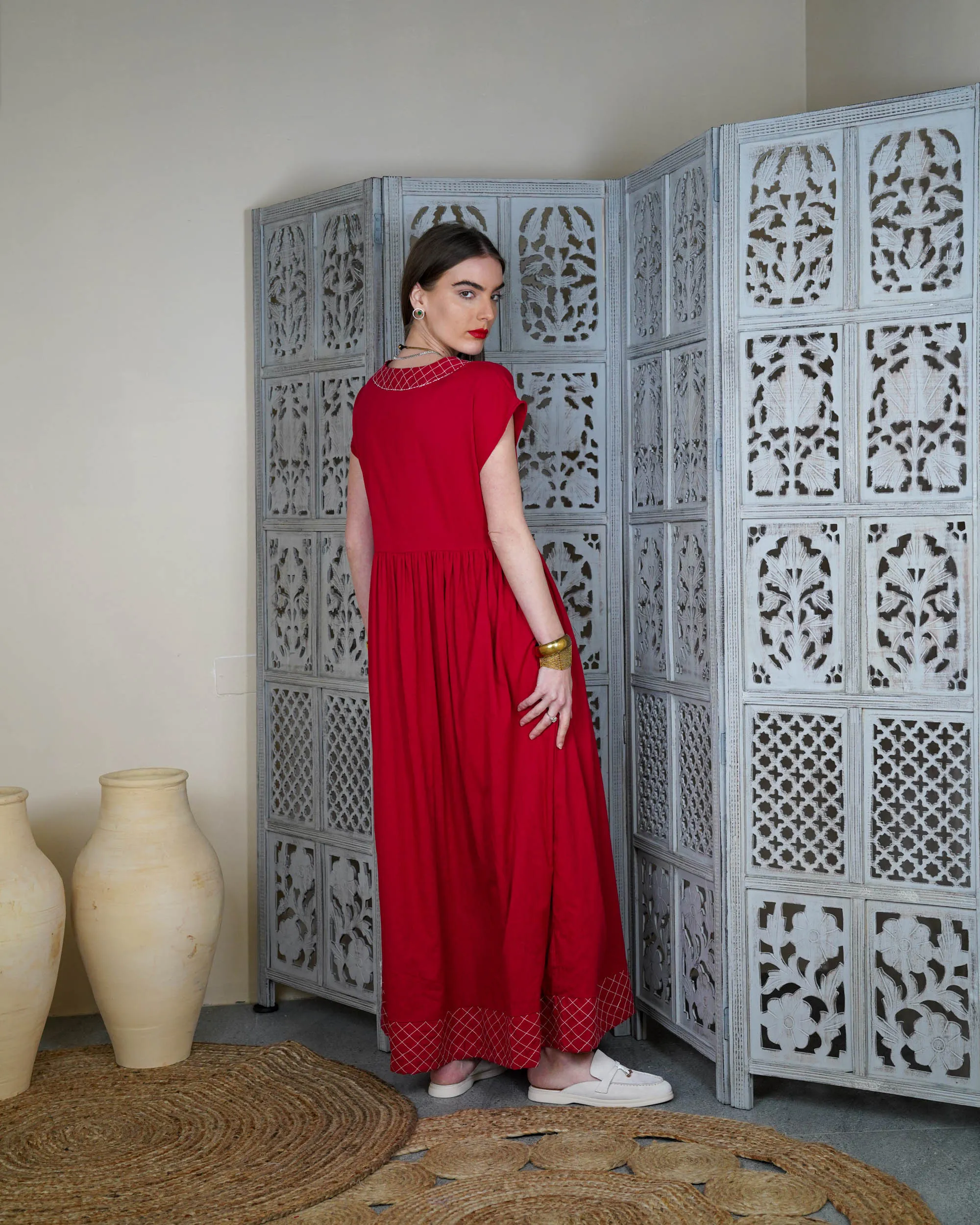 Embroidered neck and bottom design and waist gathered with tie and sleeveless cotton kaftan 2592 - قفطان