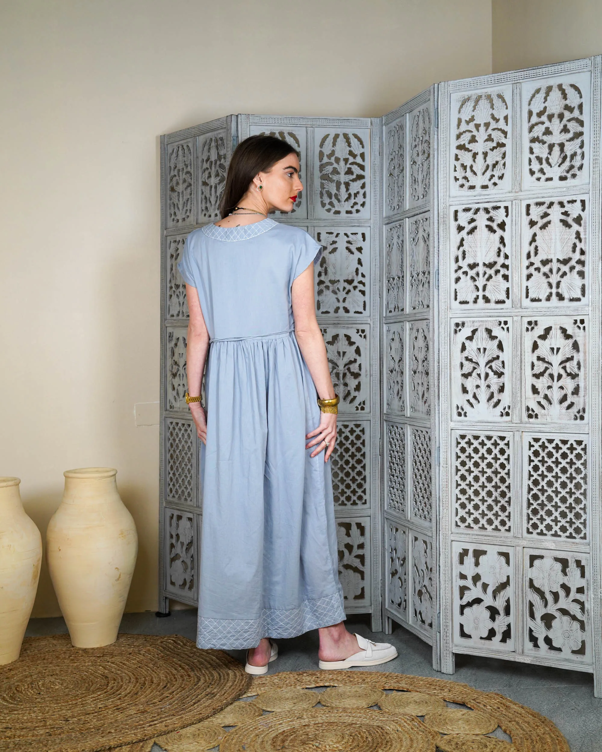 Embroidered neck and bottom design and waist gathered with tie and sleeveless cotton kaftan 2592 - قفطان