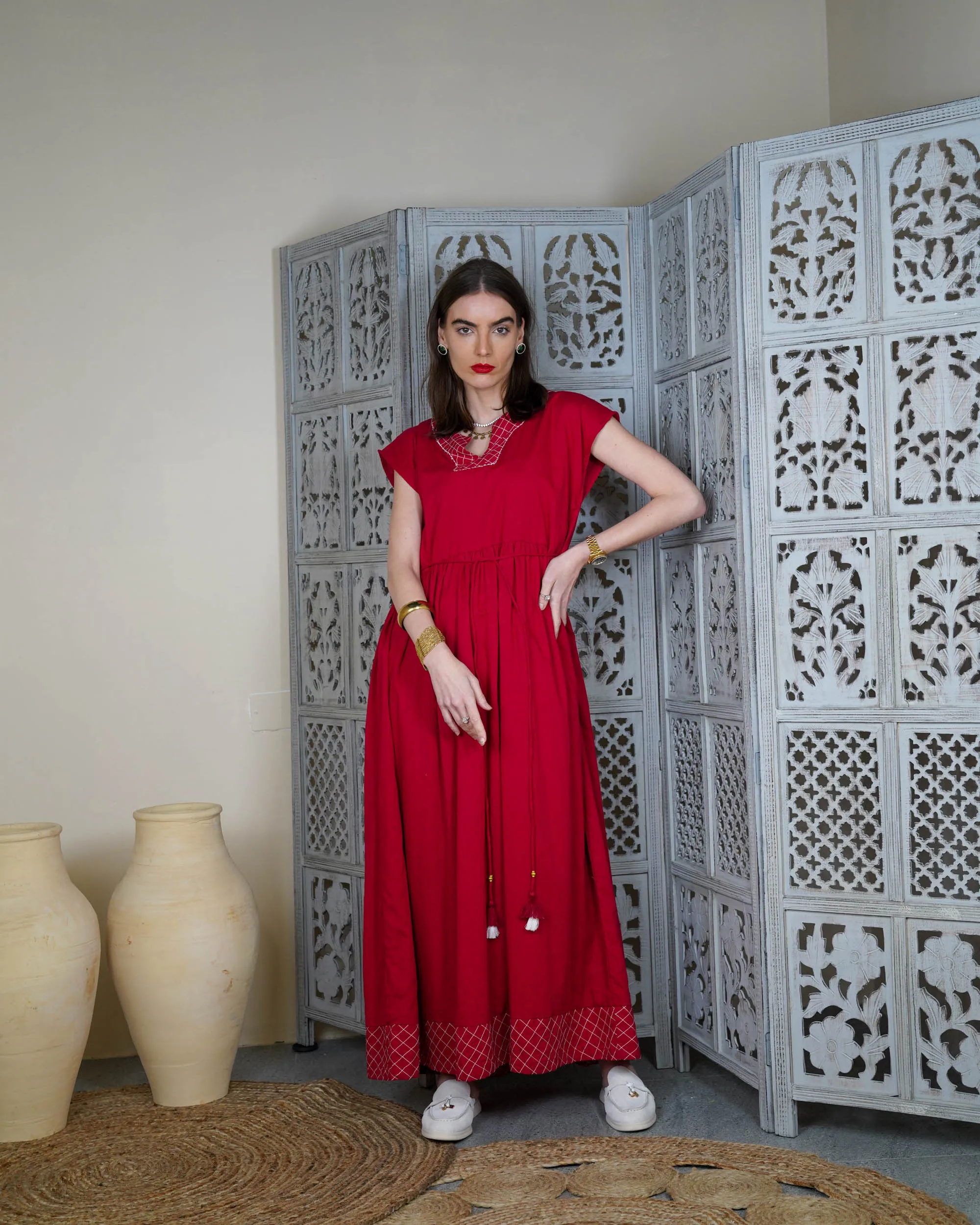 Embroidered neck and bottom design and waist gathered with tie and sleeveless cotton kaftan 2592 - قفطان