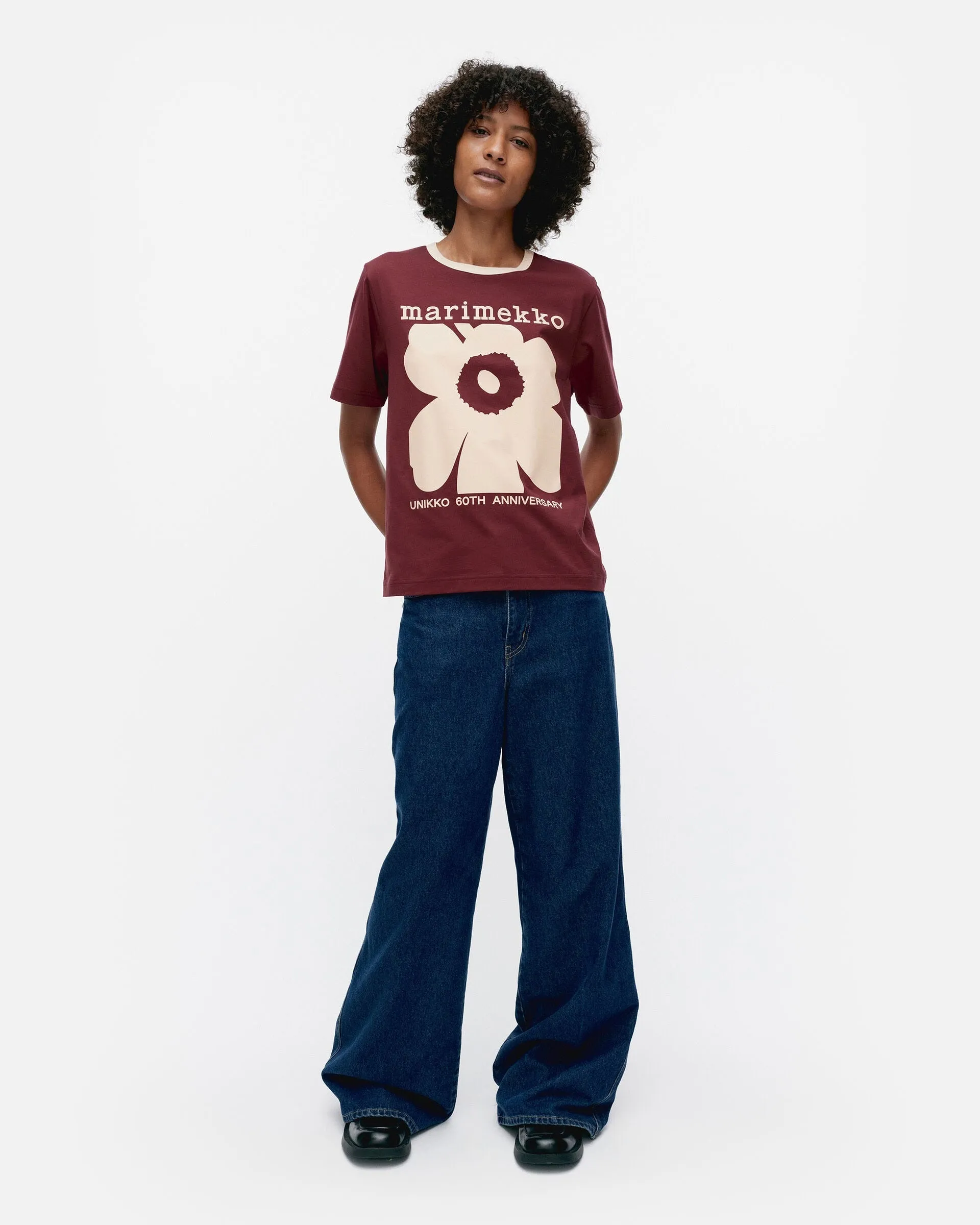 erna unikko  placement  t-shirt - maroon