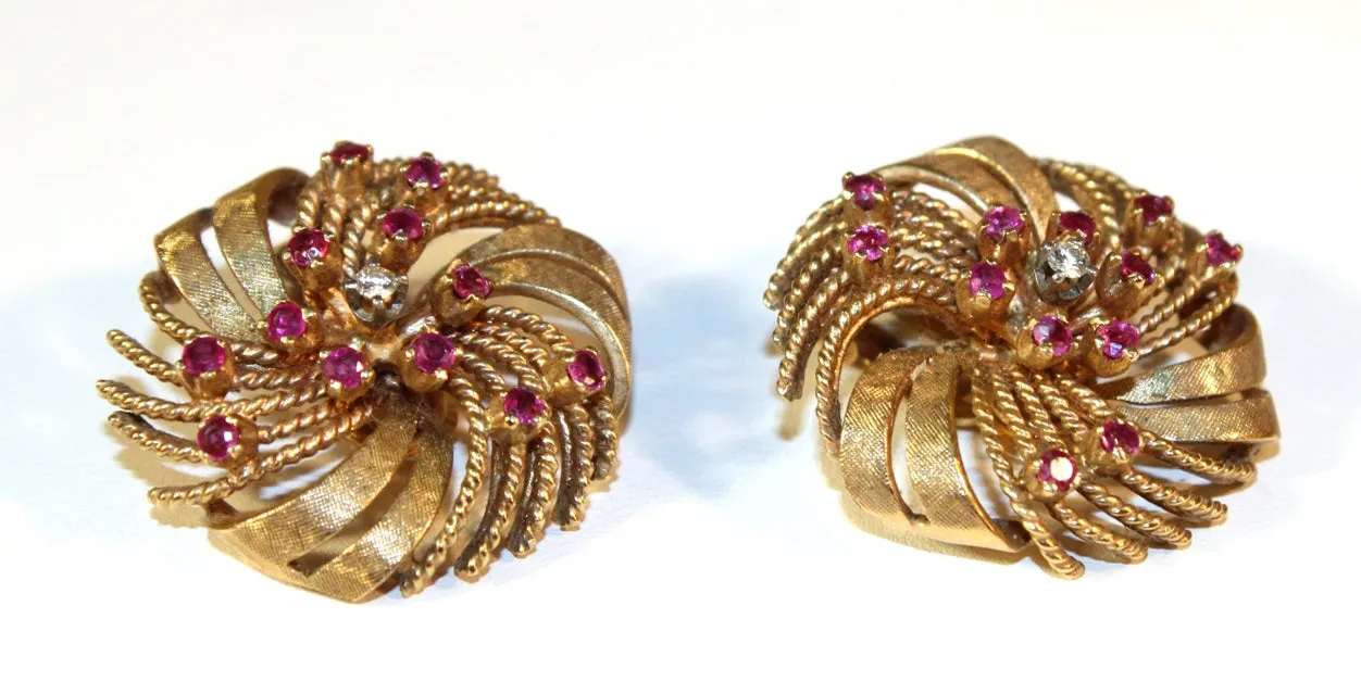 Gold Earrings with Rubies