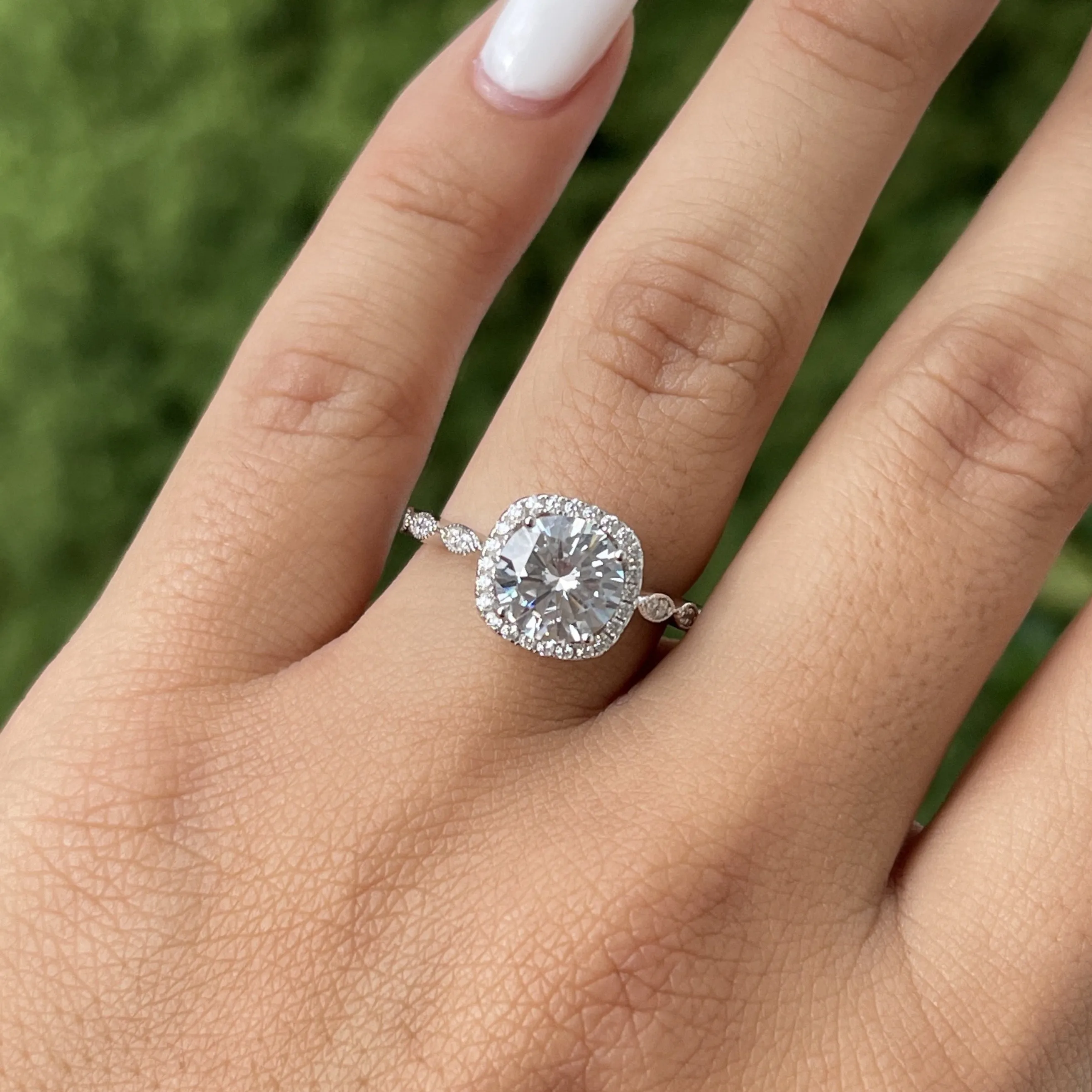 KENDRA MOISSANITE RING