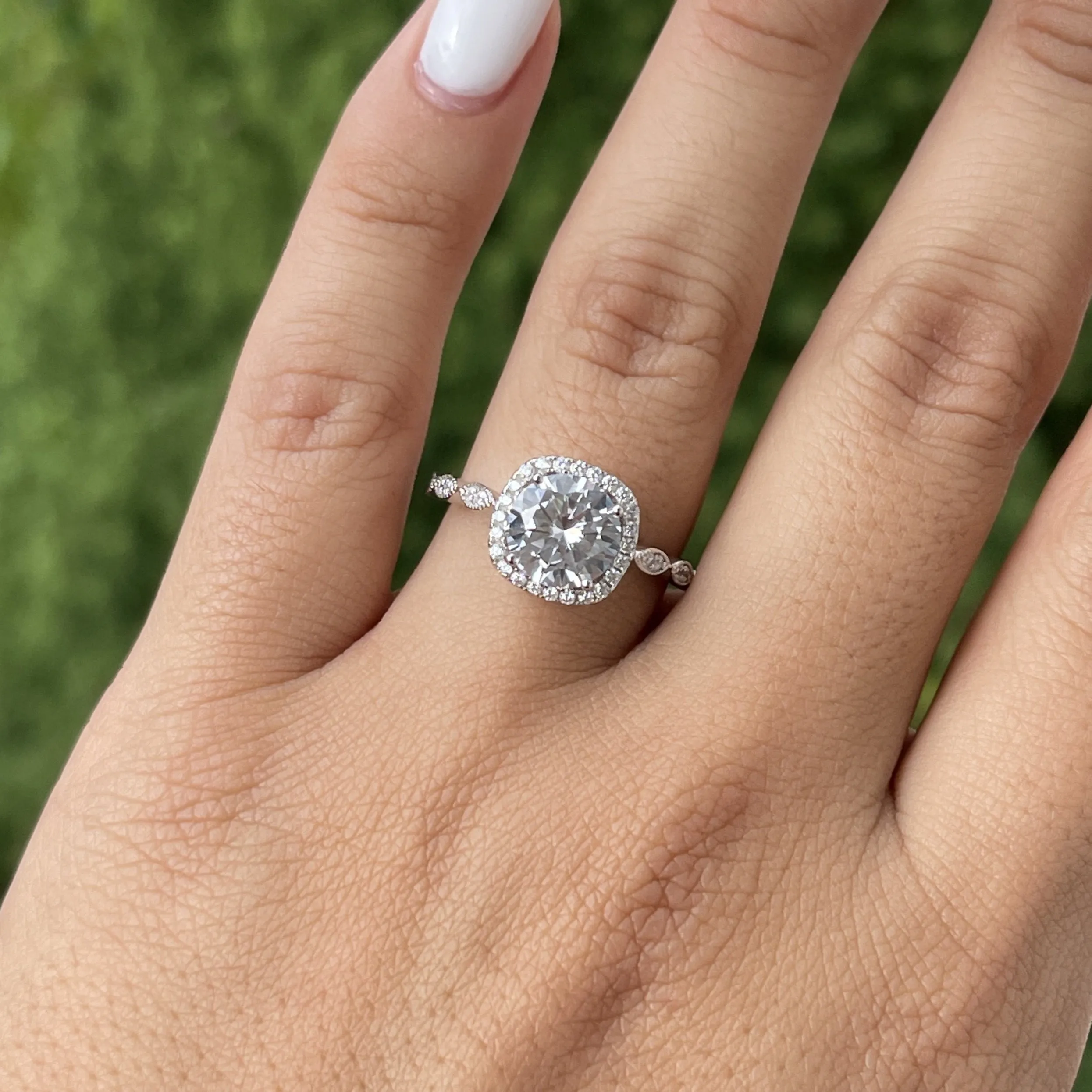 KENDRA MOISSANITE RING