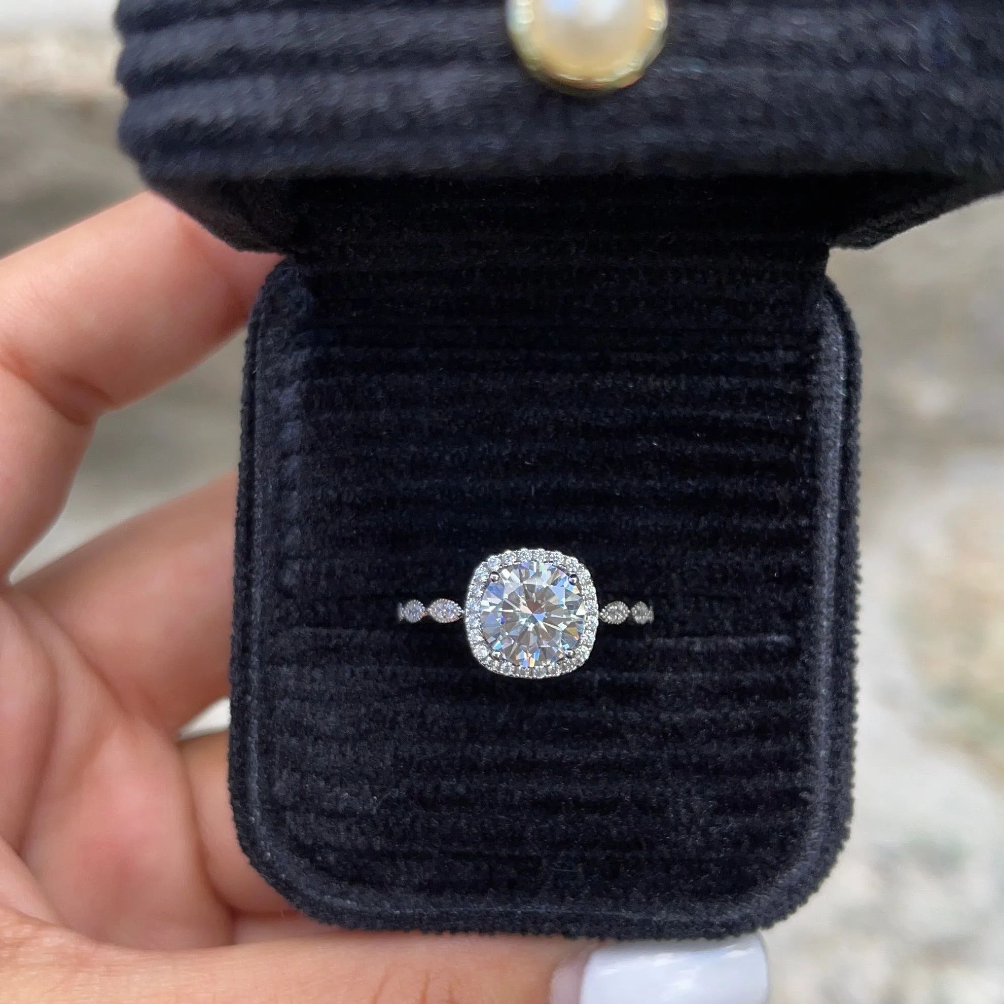 KENDRA MOISSANITE RING