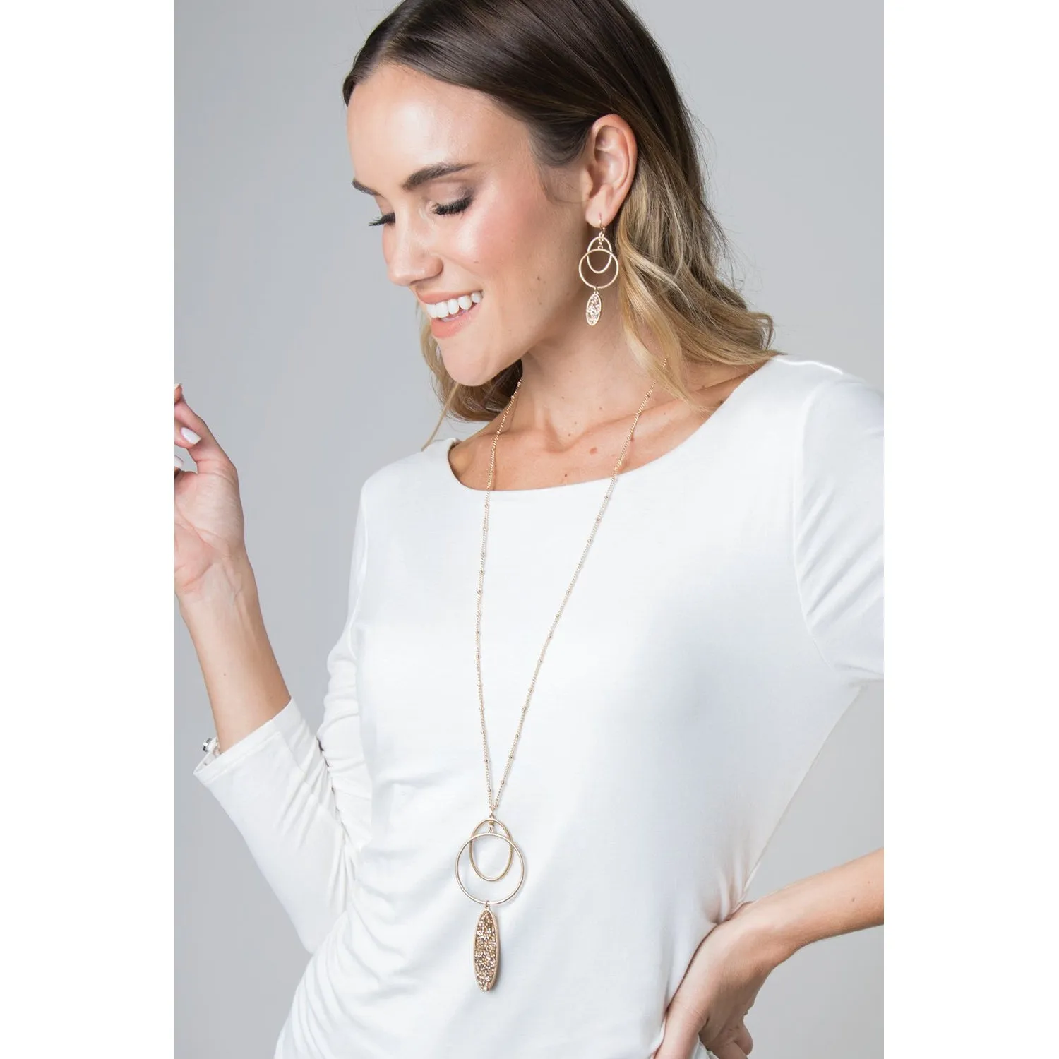 Simply Noelle Circle Pendant Necklace